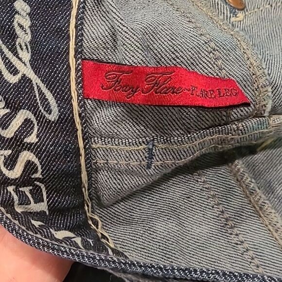 Guess Foxy Flare emboidered jeans size 26 - Picture 6 of 7